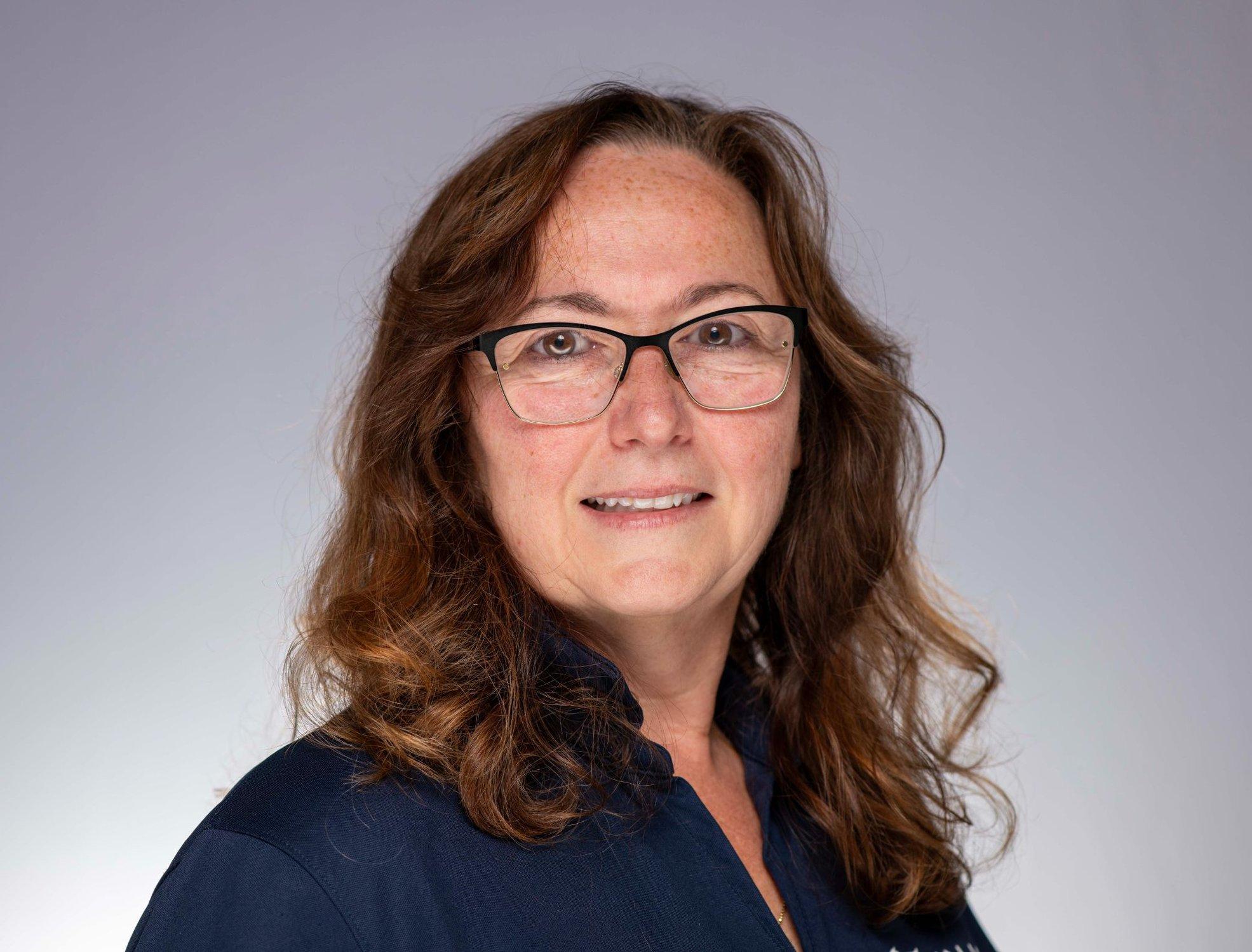 carousel-hero-element image-0